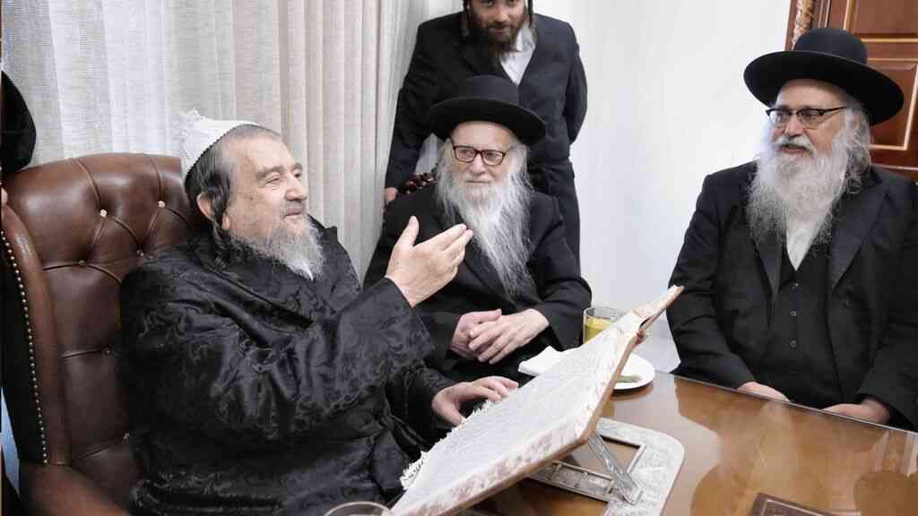 לקראת הקיבוץ הגדול באומן: גדולי זקני חסידות ברסלב נועדו יחד עם יו"ר איחוד ברסלב