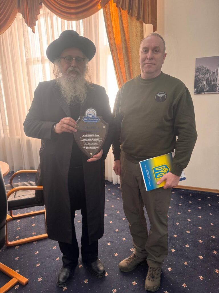הוקרה לבכירי ממשל באוקראינה: הרב נתן בן נון בביקור הוקרה אצל המושל המחוזי