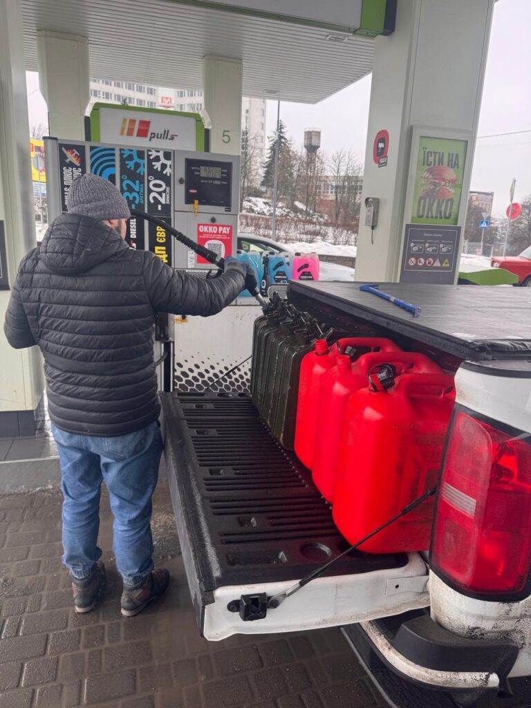 הגנרטור הראשי בציון שבק חיים | מיכלי הסולר הגדולים בדרך לציון