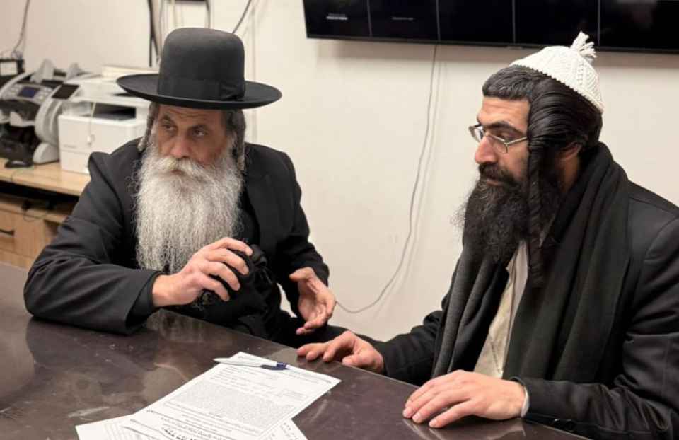 הרב הרשמי של אומן מכר את החמץ בציון רבי נחמן