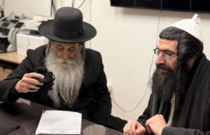 הרב הרשמי של אומן מכר את החמץ בציון רבינו