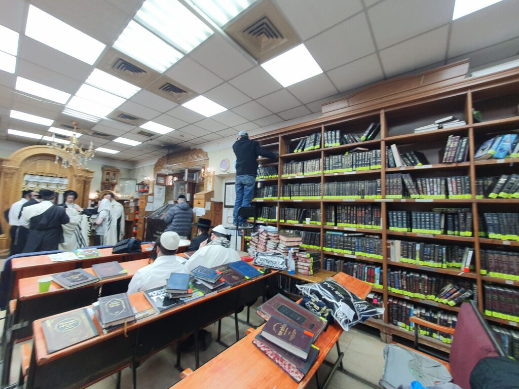 פסח באומן: היערכות לקראת חג הפסח בציון