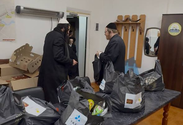 חלוקת קמחא דפסחא לתושבי אומן: כמדי שנה בשנה, גם לקראת חג הפסח תשפ"ו, התגייסו ב'איחוד ברסלב' כדי להבטיח שלכל אחד מתושבי אומן יהיה את צורכי החג בכבוד
