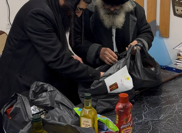 חלוקת קמחא דפסחא לתושבי אומן: כמדי שנה בשנה, גם לקראת חג הפסח תשפ"ו, התגייסו ב'איחוד ברסלב' כדי להבטיח שלכל אחד מתושבי אומן יהיה את צורכי החג בכבוד