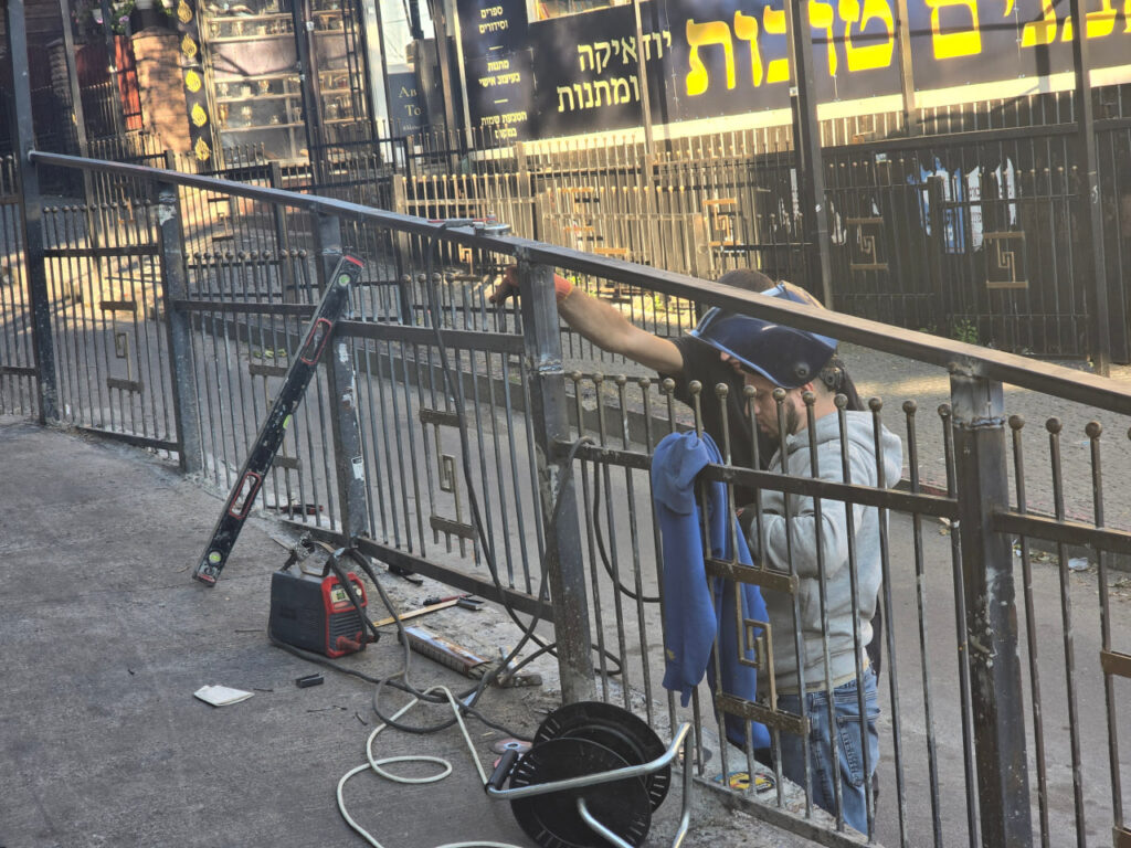 לקראת הגעת רבבות מתפללים בראש השנה: איחוד ברסלב מכינים את ציון רבינו הקדוש