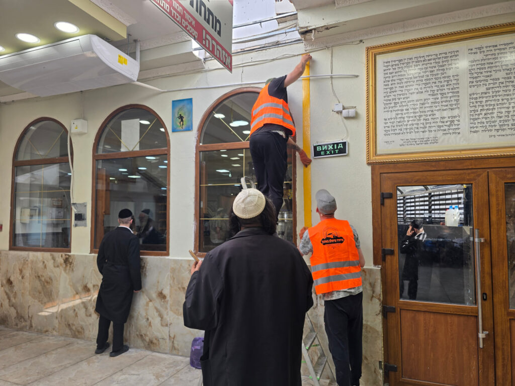 לקראת הגעת רבבות מתפללים בראש השנה: איחוד ברסלב מכינים את ציון רבינו הקדוש
