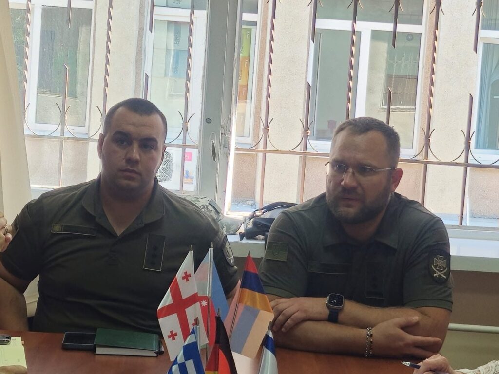 לקראת המסע הארוך ל'קיבוץ' באומן: פגישת תיאום עם משטרת הגבולות בויניצה