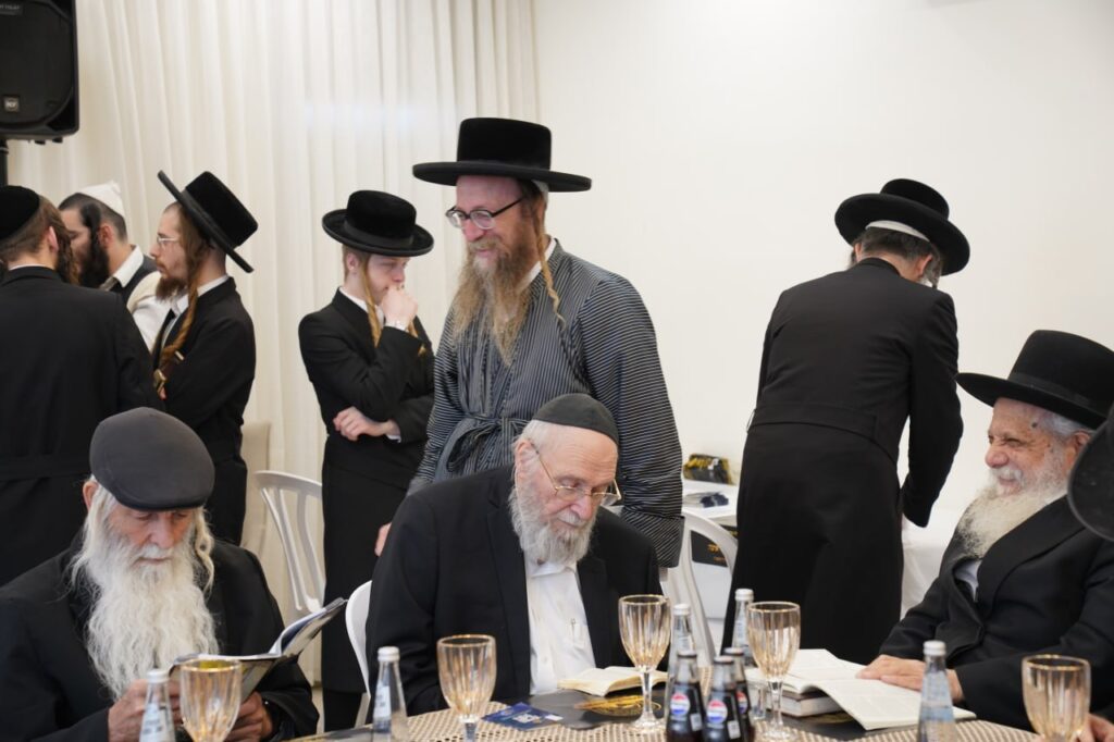 קיבוץ תשפ"ז: גדולי רבני ברסלב בכינוס הוקרה לנשיא אוקראינה