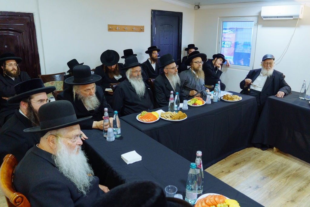 65 אלף איש, 46 מדינות ואסיפת רבנים מכרעת: מאחורי הקלעים של ראש השנה באומן