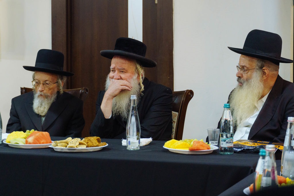 65 אלף איש, 46 מדינות ואסיפת רבנים מכרעת: מאחורי הקלעים של ראש השנה באומן