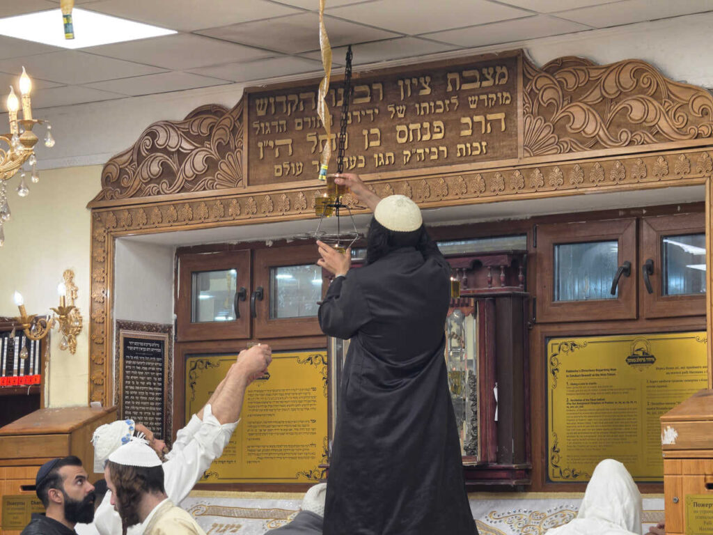 סוכות באומן: גלריה ממראות חג הסוכות בציון רבינו הקדוש