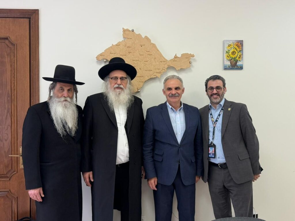 על הסיוע לקיום הקיבוץ: תעודת הוקרה מזקני ברסלב לשר הדתות האוקראיני