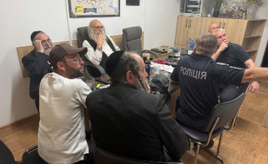 איך מכניסים 50 אלף איש לעיר אחת? באומן נערכים לרגע האמת
