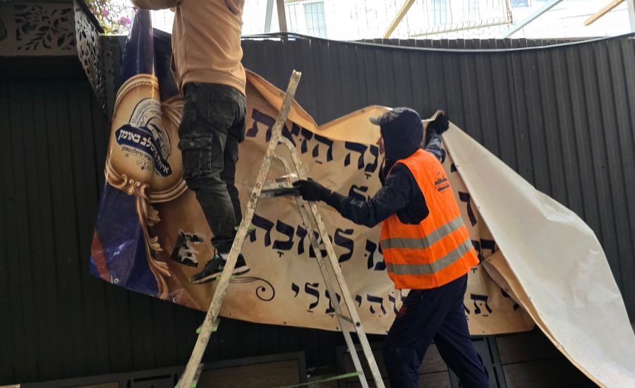 היערכות לסוכות בציון רבינו: סוכות גדולות הוקמו באומן לקראת החג וההילולה