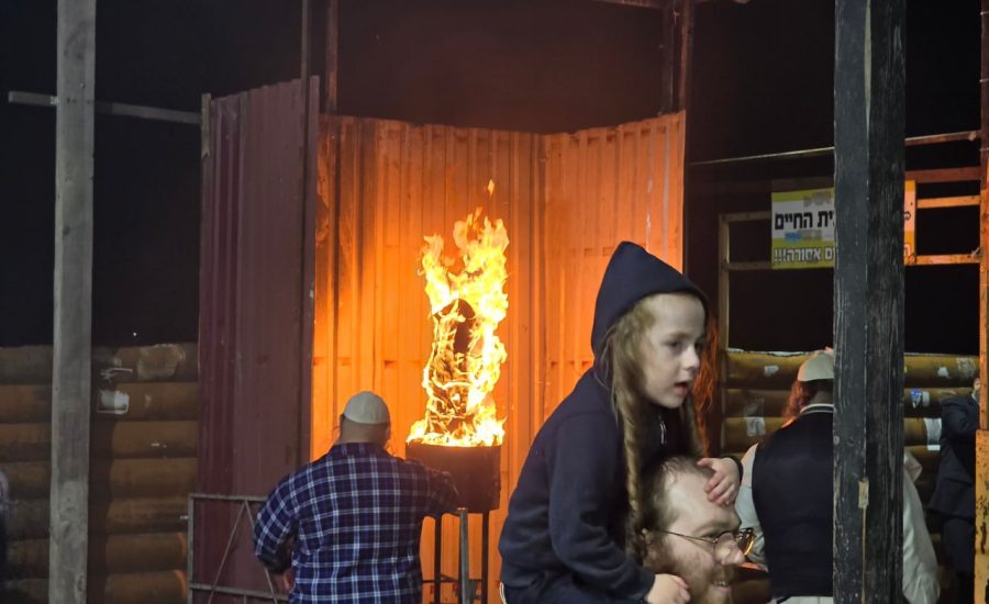 לקראת ל"ג בעומר: ההכנות להילולה בסמוך לציון רבנו הקדוש באומן בעיצומן